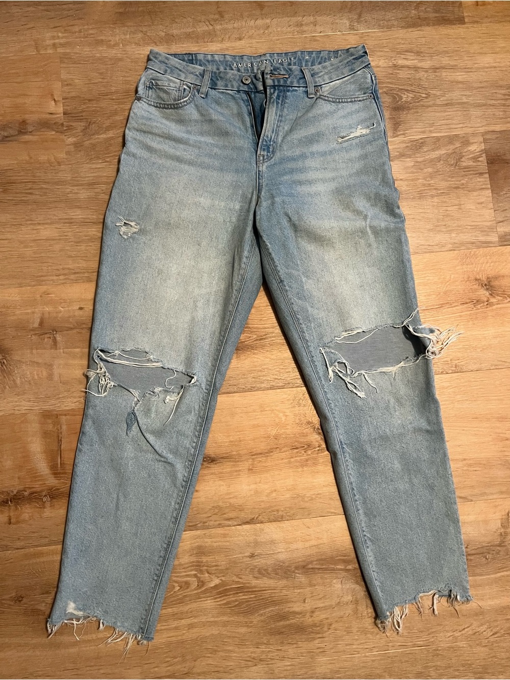 American Eagle Outfitters Light Blue Distressed Boyfriend Jeans